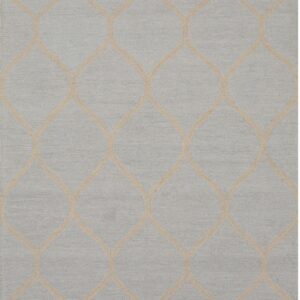 A light gray rug displays a repeating beige ogee lattice pattern across its textured surface.