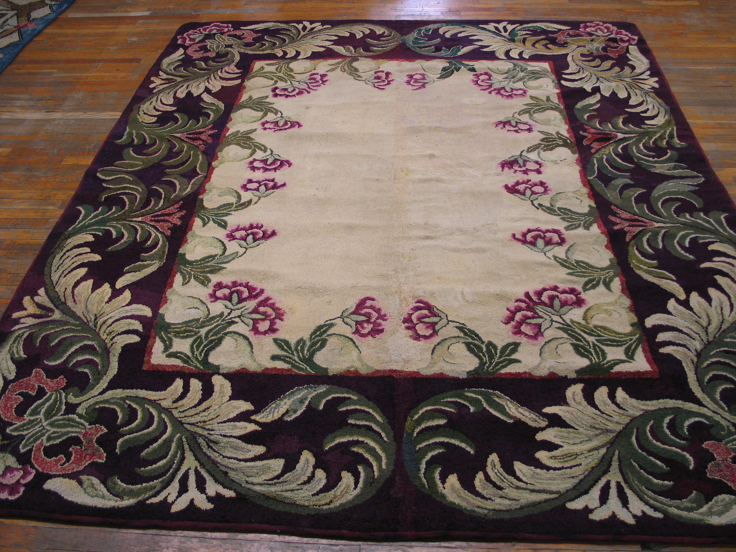 Looped Rug Vintage Antique Floral Hooked Loop Pile Rug from 1935