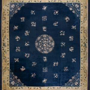 Elegant blue floral patterned rug