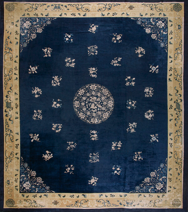 Elegant blue floral patterned rug