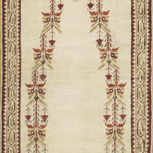 Off-white prayer rug with an arched mihrab pattern outlined in burgundy and earth tones.