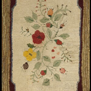 Floral design on ivory wool rug