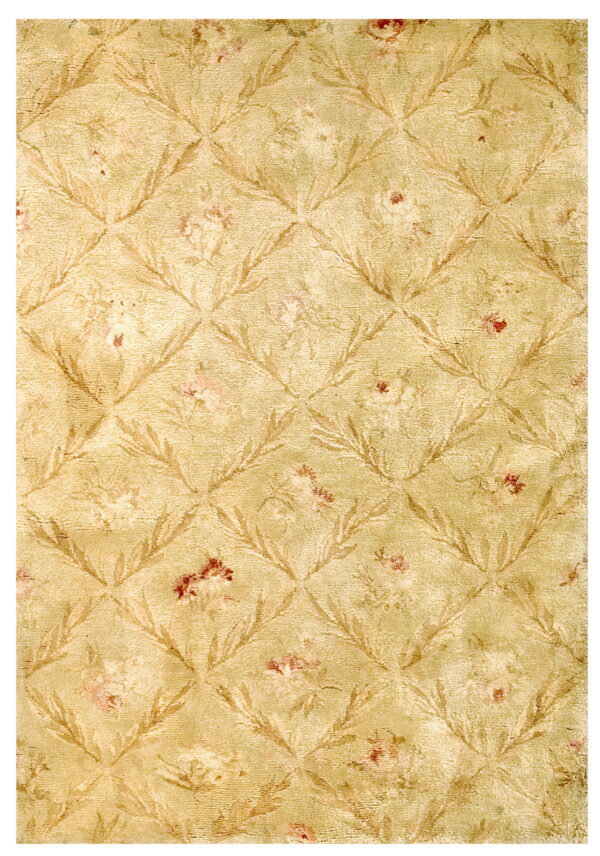 Elegant floral patterned ivory rug