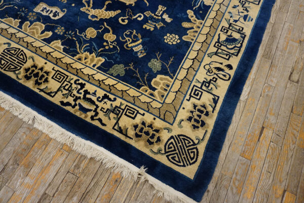 Intricate early 20th century chinese peking carpet ( 8'2'' x 10'4'' - 250 x 315 )patterns on a carpet