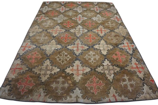 Geometric brown and beige rug with repeating cross motifs by rugs on net