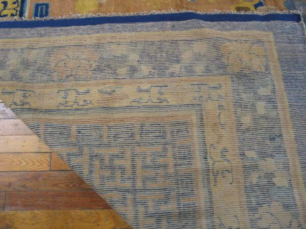 Colorful traditional chinese rug design