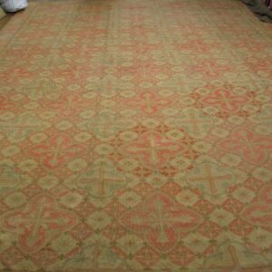 Vintage patterned rug with soft colors