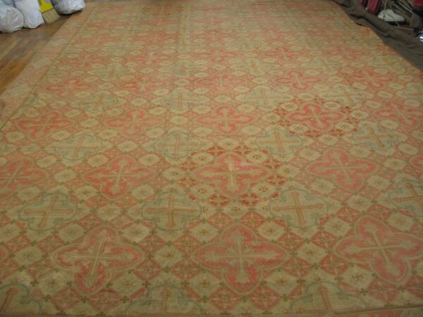 Vintage patterned rug with soft colors