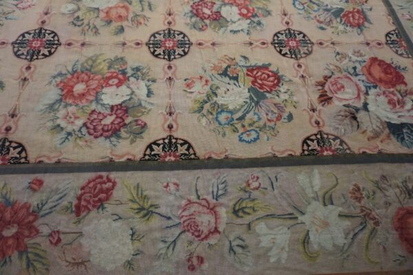 Close-up of a floral tapestry rug with pink and red roses, by rugs on net