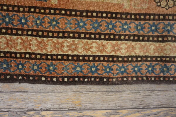 Close-up of the border pattern on the kilim rug by rugs on net. By rugs on net
