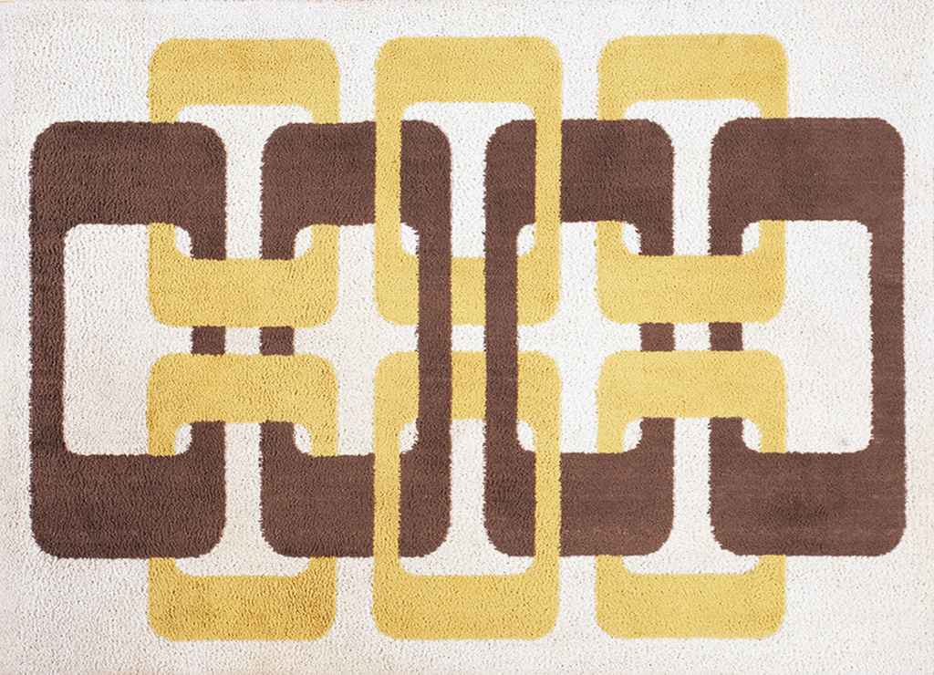Mid-century modern rug featuring interlocking yellow and brown rounded rectangular links on a cream background by rugs on net