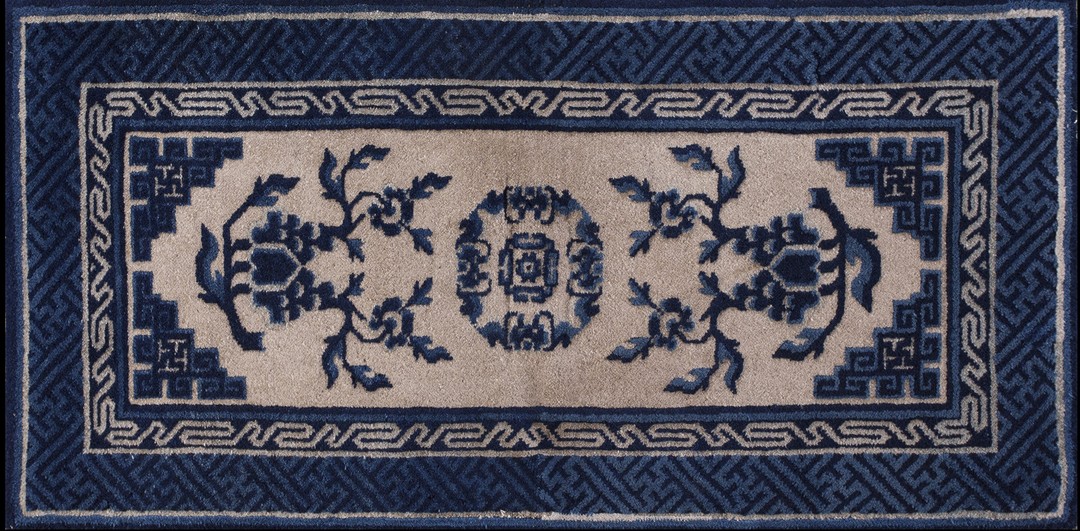 Floral medallion wool ivory beige cream white rectangle 1920s antique hand knotted pile rug