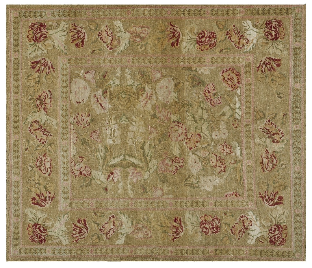 Antique herekeh turkish knotted rug