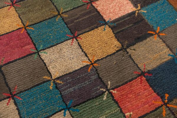 Antique american hooked folk art rug 3'×7'1" multicolor checkerboard x-motif, 1880s - detail view 2