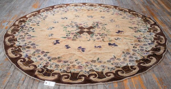 Antique american hooked round rug 8'5" diameter beige ground, floral folk art, 1880s - detail view 2