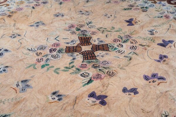 Antique american hooked round rug 8'5" diameter beige ground, floral folk art, 1880s - detail view 5