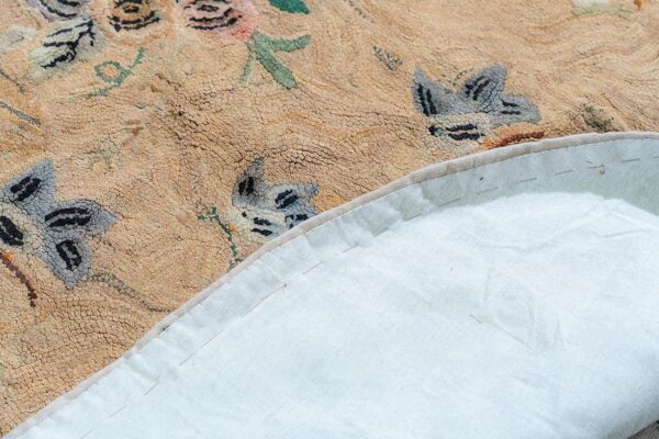 Antique american hooked round rug 8'5" diameter beige ground, floral folk art, 1880s - detail view 8