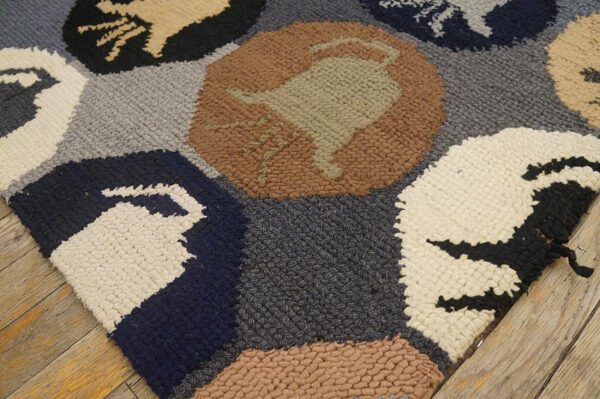 Antique american hooked rug 3'1"×8'9" long format, hand-hooked wool - detail view 2