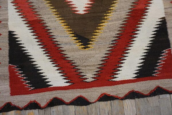 Antique american navajo carpet 3'6"ã—5'9" grey & chocolate brown, 1930s - detail view 5