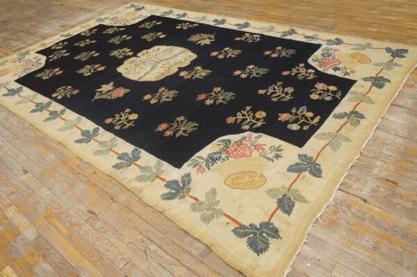 Antique bessarabian flat-weave carpet 7'3"×11'4" black medallion, ivory border, 18th century / circa 1750 - detail view 2