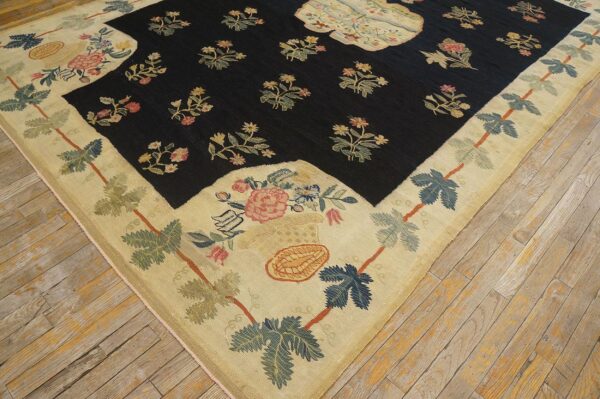 Antique bessarabian flat-weave carpet 7'3"×11'4" black medallion, ivory border, 18th century / circa 1750 - detail view 3