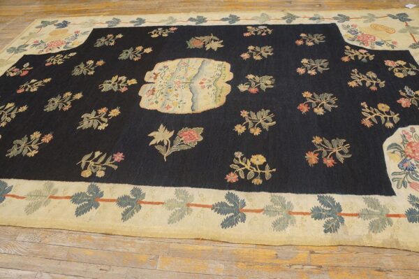Antique bessarabian flat-weave carpet 7'3"×11'4" black medallion, ivory border, 18th century / circa 1750 - detail view 7