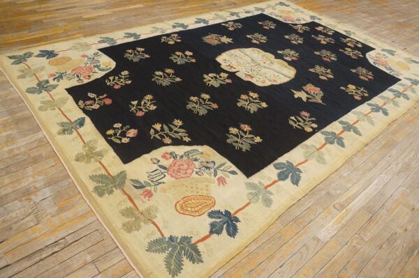Antique bessarabian flat-weave carpet 7'3"×11'4" black medallion, ivory border, 18th century / circa 1750 - detail view 8