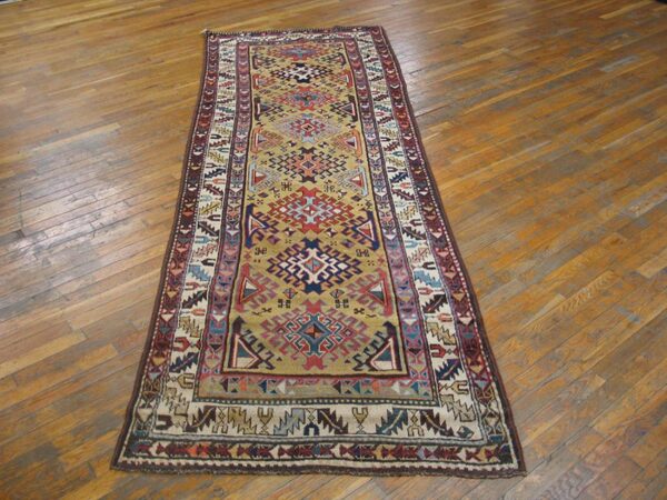 Antique caucasian kuba rug, hand-knotted tribal composition - detail view 2