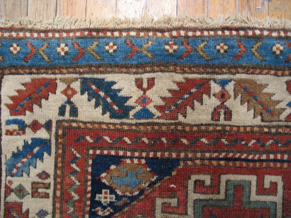 Antique caucasian moghan rug, hand-knotted wool 5 Antique caucasian moghan rug, hand-knotted wool - detail view 4