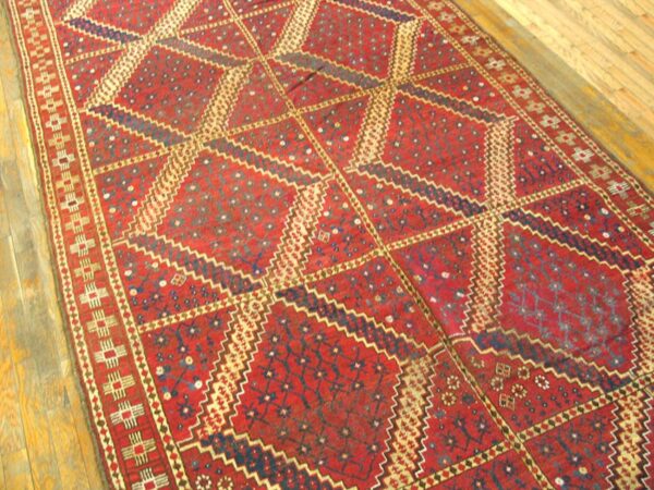 Antique central asian ersari carpet 5'10"×11'10" red diamond, rust border, circa 1890 - detail view 3