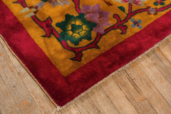 Antique chinese art deco carpet 8'10"×11'4" fuchsia field, gold border, floral design, 1920s - detail view 8