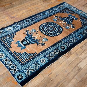 Antique Chinese Art Deco Mat 4'7"×2'7" Brown Field, Blue Border, Vase Medallion, 1920s - detail view 3