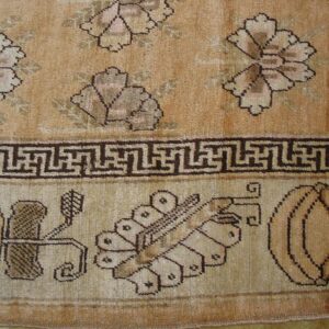 Antique Chinese Khotan-Style Rug, Beige Background, Hand-Knotted Wool - detail view 6