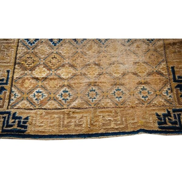 Antique chinese ningxia rug 3'8"×6'8" camel/yellow ground, geometric foo dog design, 1880s - detail view 3