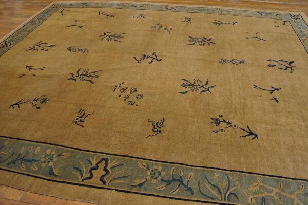 Antique chinese peking rug 9'×11'3" beige floral, hand-knotted wool, 1930s 3 Antique chinese peking rug 9'×11'3" beige floral, hand-knotted wool, 1930s - detail view 2