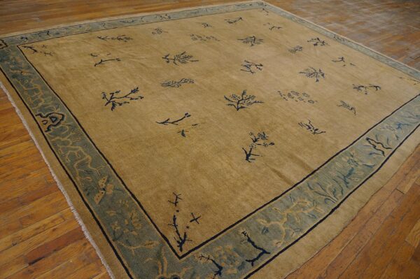 Antique chinese peking rug 9'×11'3" beige floral, hand-knotted wool, 1930s 4 Antique chinese peking rug 9'×11'3" beige floral, hand-knotted wool, 1930s - detail view 3
