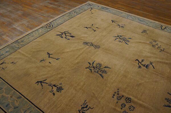 Antique chinese peking rug 9'×11'3" beige floral, hand-knotted wool, 1930s 9 Antique chinese peking rug 9'×11'3" beige floral, hand-knotted wool, 1930s - detail view 8