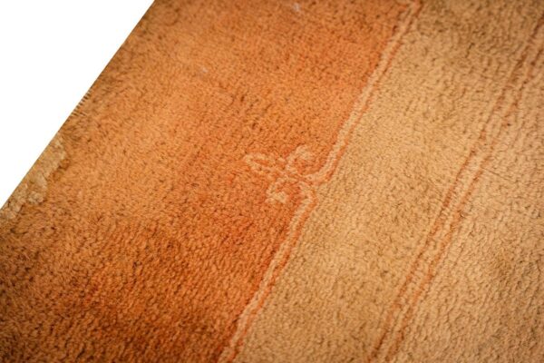 Antique indian agra gallery carpet 12'6"×27'6" beige field, camel border, large-scale geometric design, circa 1900 - detail view 4