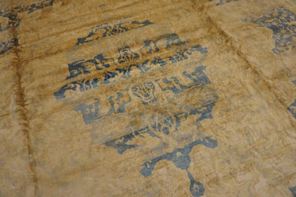 Antique indian lahore carpet 14'×23' blue medallion, soft yellow border, circa 1920 - detail view 7