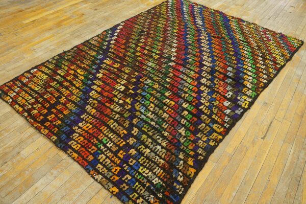 Antique jerusalem carpet 5'6"×7'9" black field, hand-knotted wool, 1930s 9 Antique jerusalem carpet 5'6"×7'9" black field, hand-knotted wool, 1930s - detail view 8