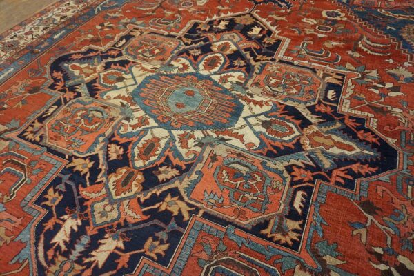 Antique n. W. Persian serapi carpet 11'10"ã—15'10" rust field, tan border, red medallion, 1890s - detail view 5