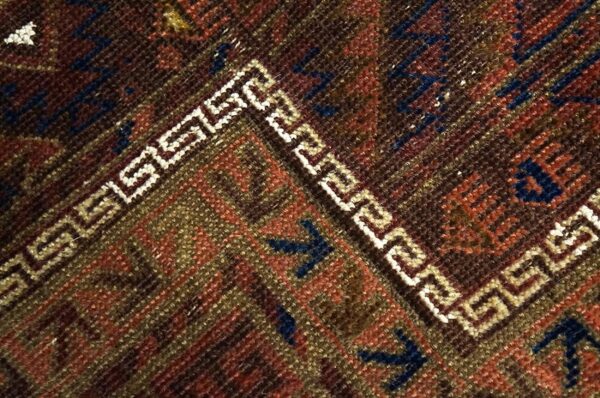 Antique persian baluch prayer rug 3'ã—4'6" hand-knotted wool, 19th century - detail view 5