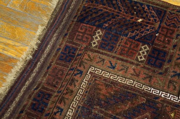 Antique persian baluch prayer rug 3'ã—4'6" hand-knotted wool, 19th century - detail view 6