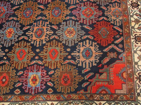 Antique persian bibikabad carpet 7'6"×17'4" dark blue medallion, ivory border, circa 1920 - detail view 2