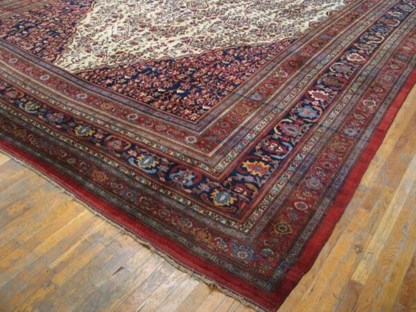 Antique persian bijar rug, densely hand-woven wool 7 Antique persian bijar rug, densely hand-woven wool - detail view 6