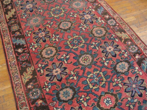 Antique persian bijar rug, hand-woven wool 3 Antique persian bijar rug, hand-woven wool - detail view 2