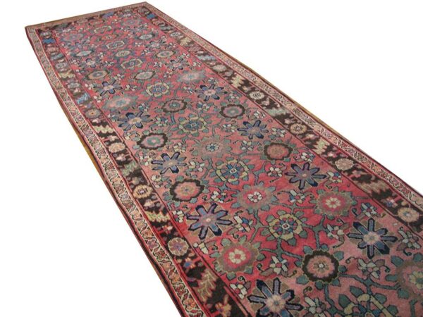 Antique persian bijar rug, hand-woven wool 4 Antique persian bijar rug, hand-woven wool - detail view 3