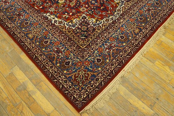Antique persian isfahan carpet 4'11"ã—7'5" red rust & blue, hand-knotted wool, 1930s - detail view 2
