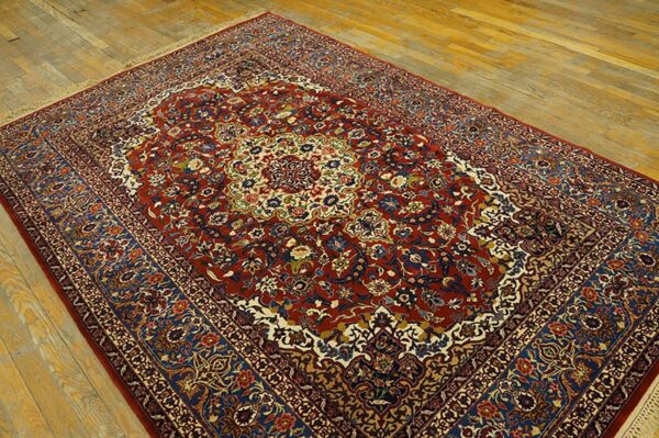Antique persian isfahan carpet 4'11"ã—7'5" red rust & blue, hand-knotted wool, 1930s - detail view 3