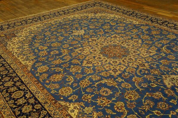 Antique persian isfahan rug 10'ã—13'10" hand-knotted, central persia - detail view 1